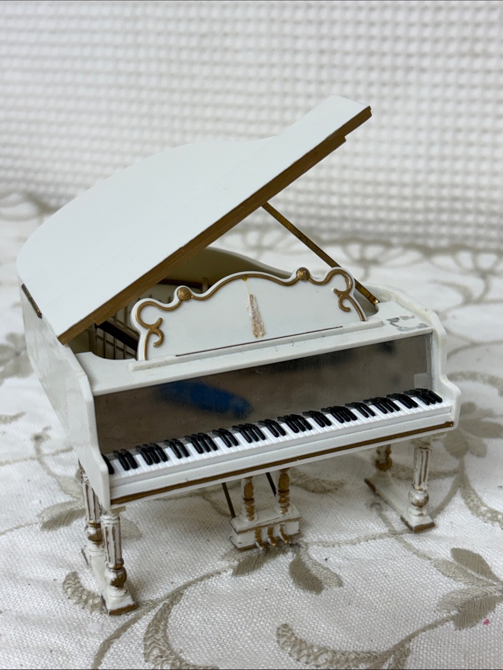 Dollhouse grand piano